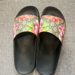 Gucci GG blooms supreme Floral sandal slide